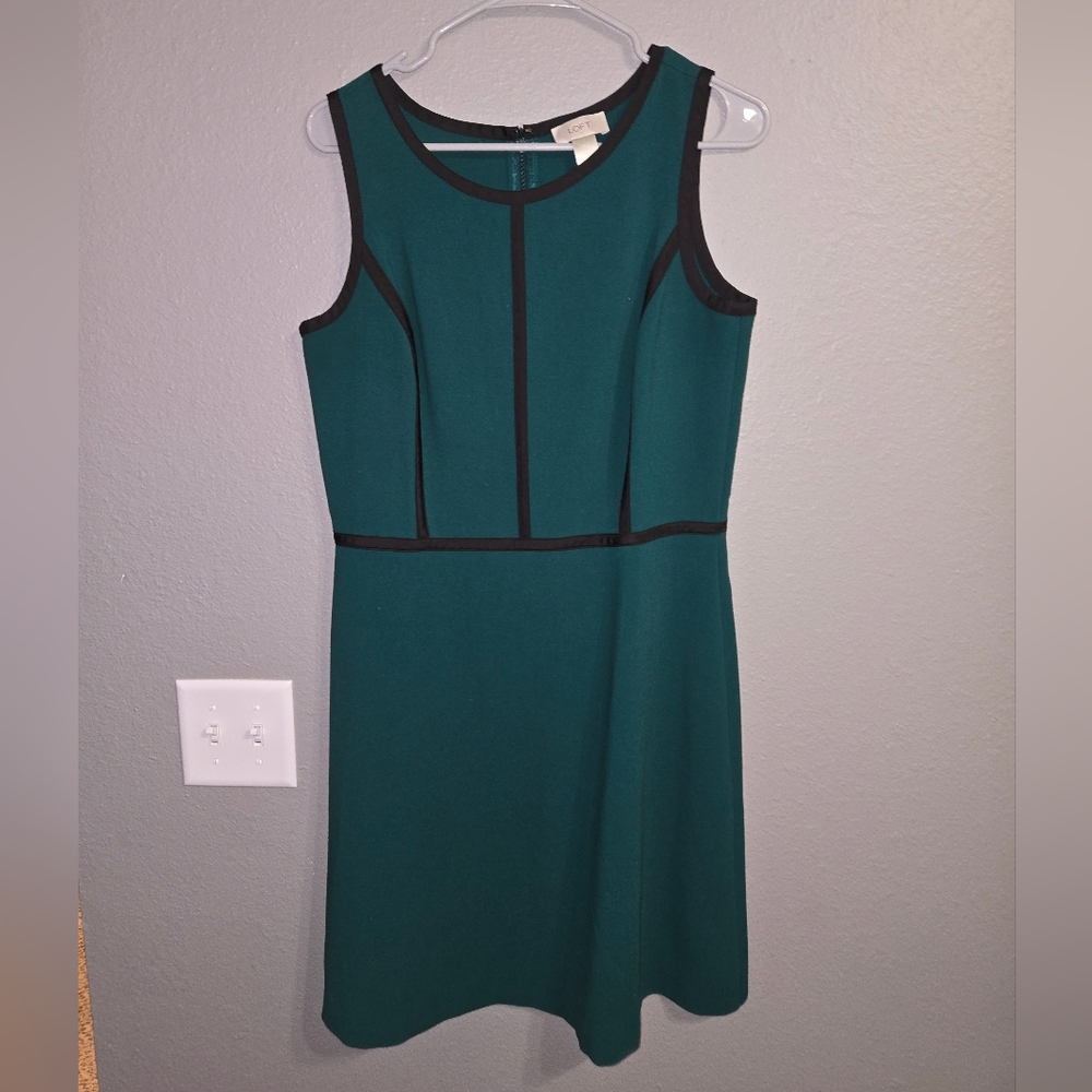 Loft Sleeveless Emerald Green & Black Dress Size 8